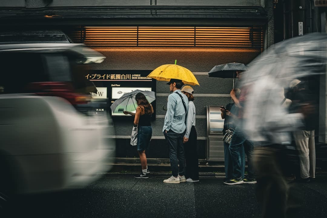 7月要点产品出海数据出炉:集成电路、轿车同比强势连增 稀土环比增超五成